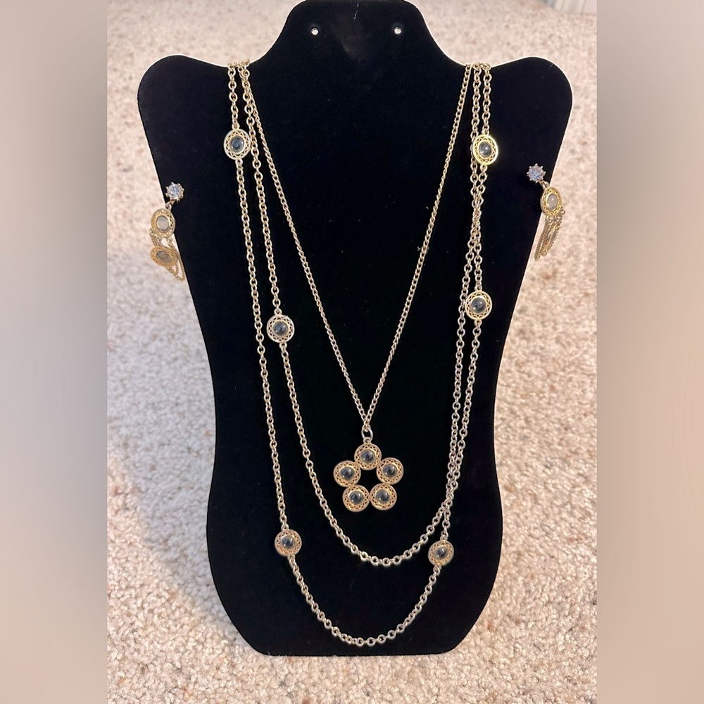 Vintage Celebrity Costume Jewelry Necklace & Clip on Earrings